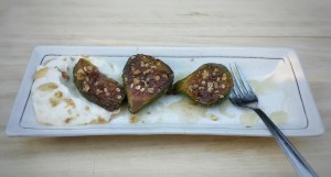 Caramelized Figs with Yoghurt and Granola